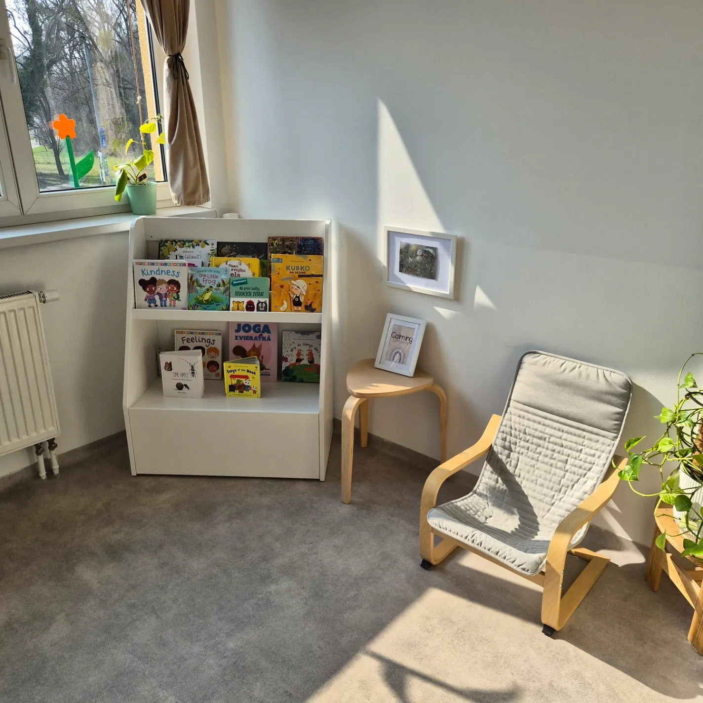 Čítací kútik — interiér Montessori škôlky Little Dreamer