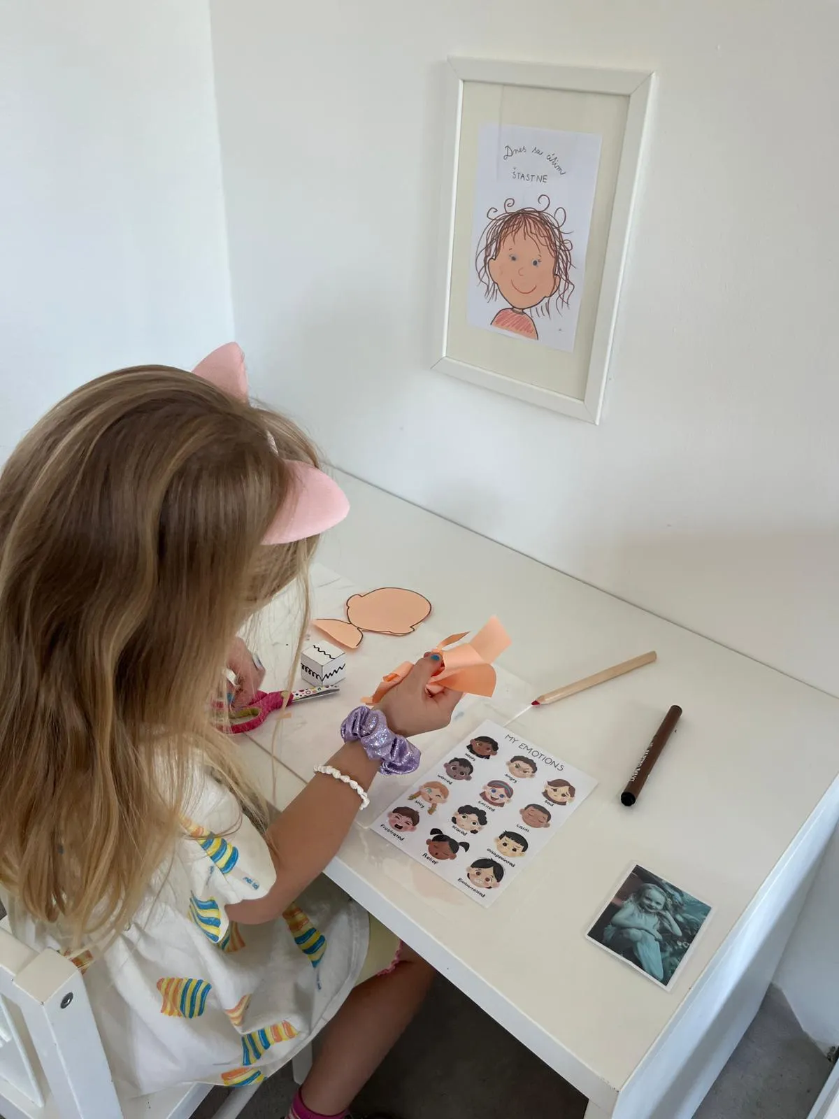 Montessori aktivita — sústredená práca dieťaťa